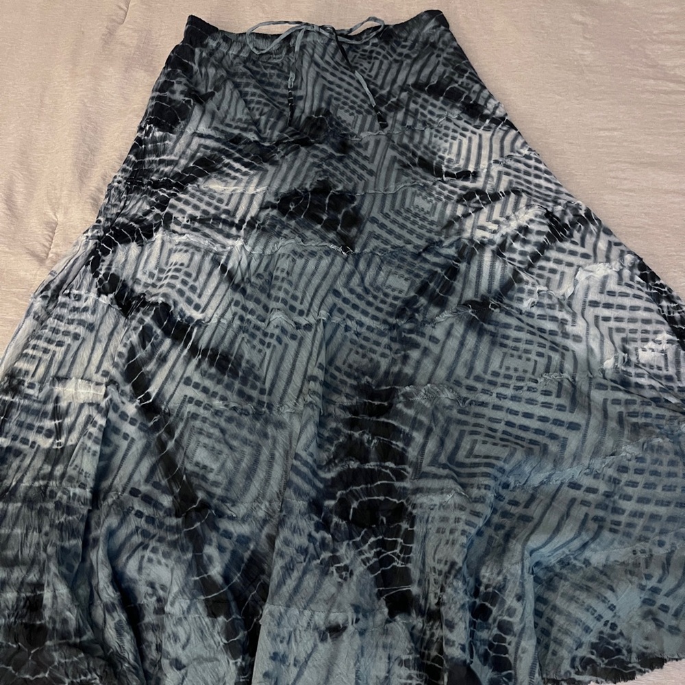 Metro Wear Black and Gray Patterned Maxi Skirt